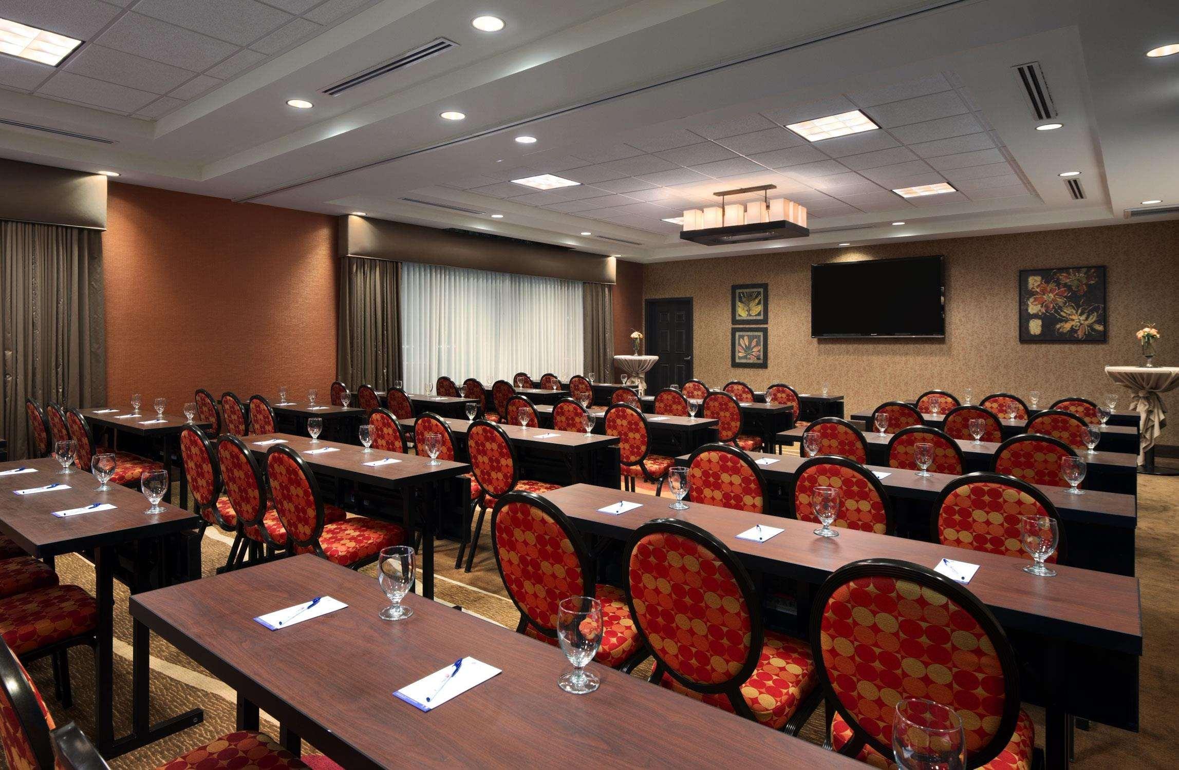 Hilton Garden Inn Ogden Afaceri foto